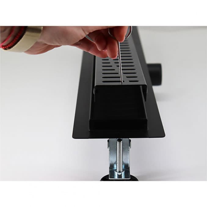 #PMW-700MB Tuš kanalica PROFIL M WAVE 700 teflon black 3